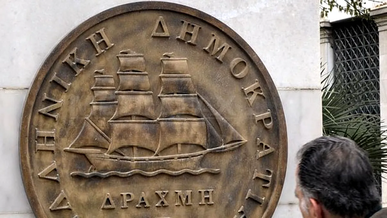 Grecia ar putea reveni la drahmă. De ce ar fi nevoită ţara să renunţe la euro
