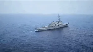 Incident tensionat în Golful Oman: Un elicopter iranian a confruntat un distrugător american