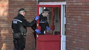 STARE DE ALERTĂ în Marea Britanie şi Franţa: 14 şcoli din Anglia, închise după ce au primit ameninţări cu bombe. Cinci licee din Paris, vizate de alerte cu bombă - FOTO