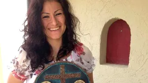 Povestea Cristianei, tânăra care luptă în fiecare zi. La propriu. „Nimic nu te poate schimba. Toate lucrurile care ţi se întâmplă doar potenţează ceea ce există deja în inima ta”