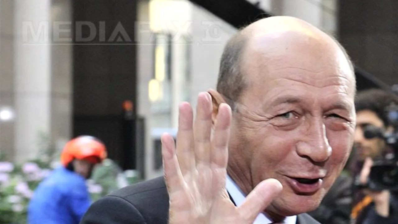 Preşedintele Băsescu şi Papa Francisc au dat mâna şi au avut un scurt dialog după întronizare