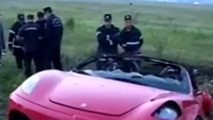 Autoturism Ferrari distrus în urma unui accident urmat de un incendiu -VIDEO