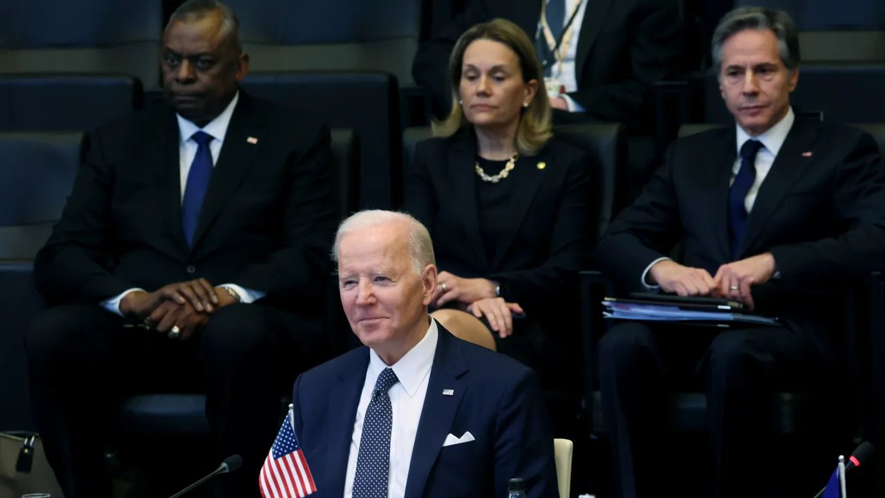 Importanţi oficiali americani vizitează Kievul. Zelenski cere mai multe arme grele pentru a recuceri teritoriile ocupate de ruşi