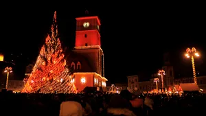 Câteva mii de persoane au asistat la aprinderea luminilor de sărbători din Braşov