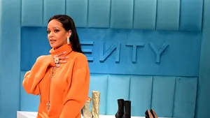 Ascultă SMART RADIO. Rihanna se gândeşte la companiile de modă pe care le-a înfiinţat ca la nişte copii
