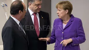 Scurtă întrevedere la Elysee între Hollande, Merkel şi Poroşenko, privind criza ucraineană