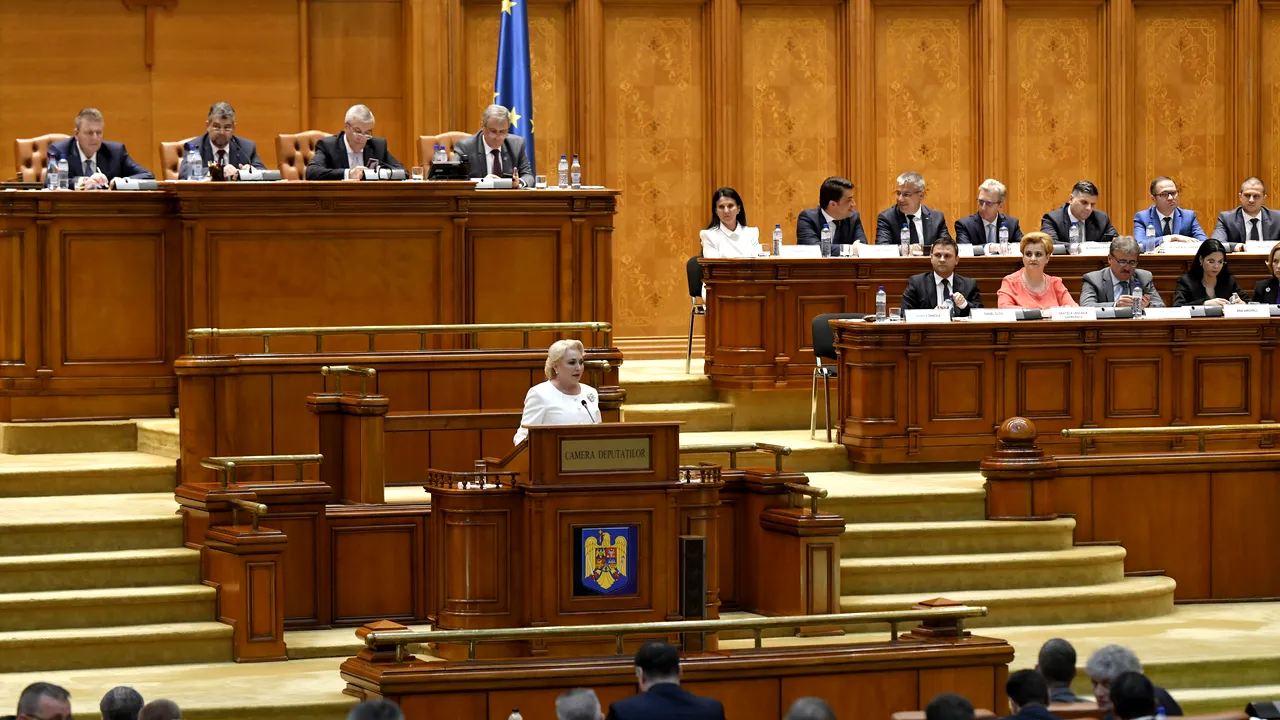 Circ la programarea moţiunii de cenzură. Puterea cheamă OPOZIŢIA la vot, sâmbăta, când se împlinesc cele trei zile legale de la citirea ei