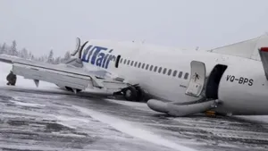 Aterizare forţată în Rusia. Momente de groază pentru pasagerii aeronavei de tip Boeing 737 - FOTO şi VIDEO