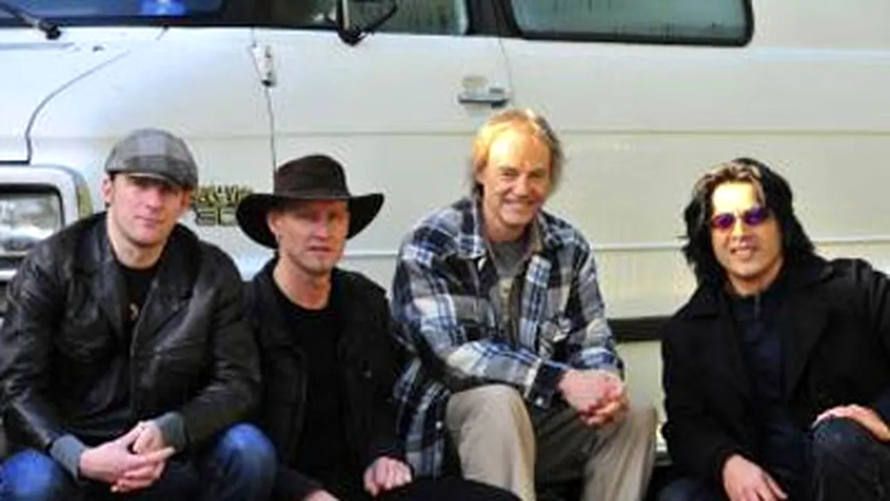 FOCUS: Snowy White Blues Project, sau cum să cânţi blues perfect, relaxat şi din toată inima