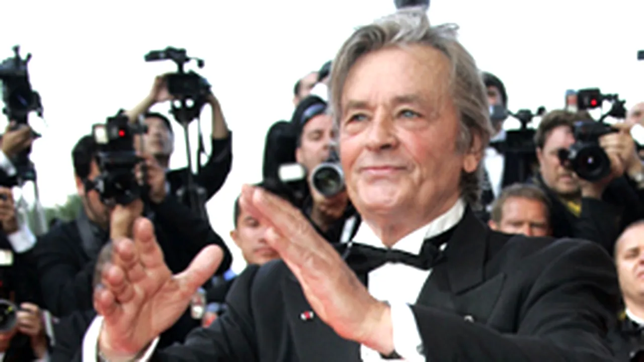 Alain Delon va vinde o parte din colecţia sa de artă
