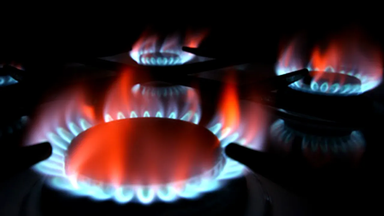 Gardianul: Românii plătesc gazele cu 25% mai mult decât europenii
