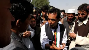 Un candidat la preşedinţia Afganistanului face campanie într-o maşină precum cea a lui Mr Bean