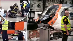 MAE anunţă un ROMÂN rănit în accidentul feroviar din centrul Barcelonei. Bilanţul victimelor a ajuns la 54 de răniţi/ Trenul nu ar fi frânat la intrarea în staţie | VIDEO, FOTO