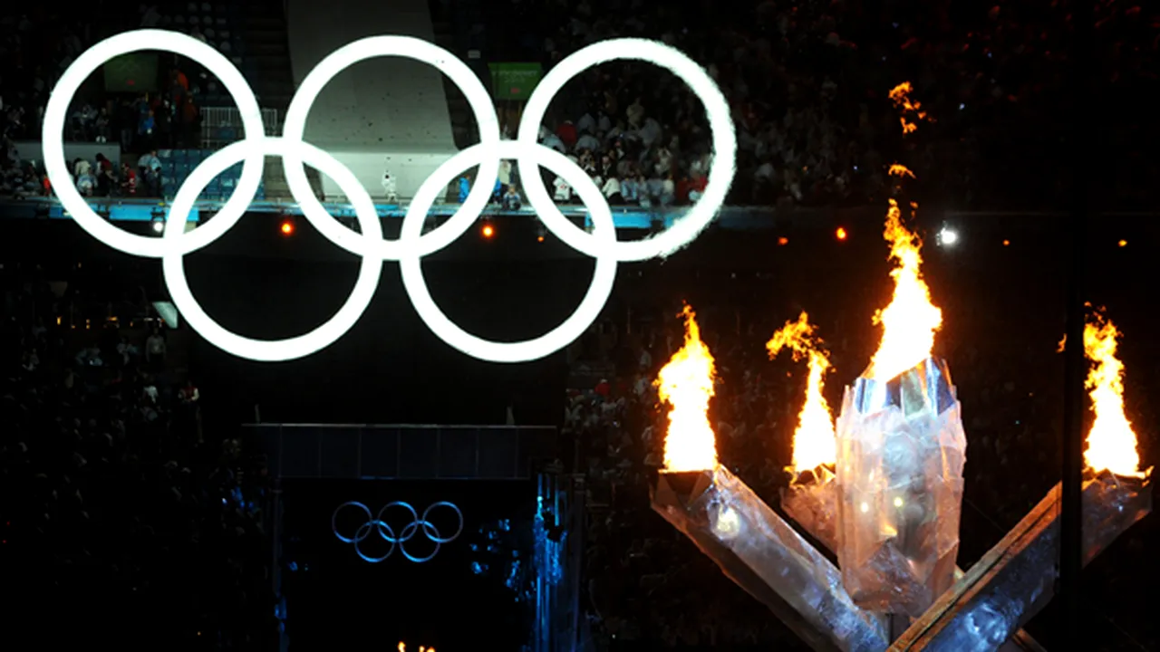 JO de Iarnă - Flacăra olimpică a fost aprinsă la Vancouver - GALERIE FOTO, VIDEO