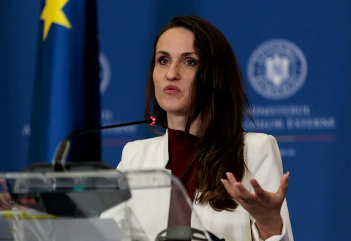 POLITIC Drona din Marea Neagră nu era a Ucrainei. Anunțul Oanei Țoiu după ce România a distrus o dronă marină, în apropiere de Neptun Deep: „Am informat aliații despre incident”