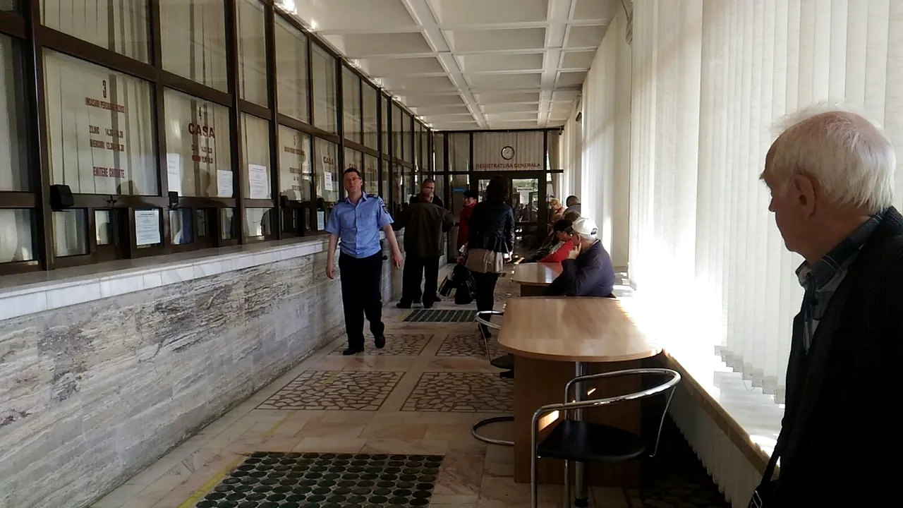 VIDEO PROTESTELE continuă la Finanţe şi în sistemul vamal, pentru a treia zi consecutiv/ Sindicaliştii se întâlnesc cu Ministrul Finanţelor 