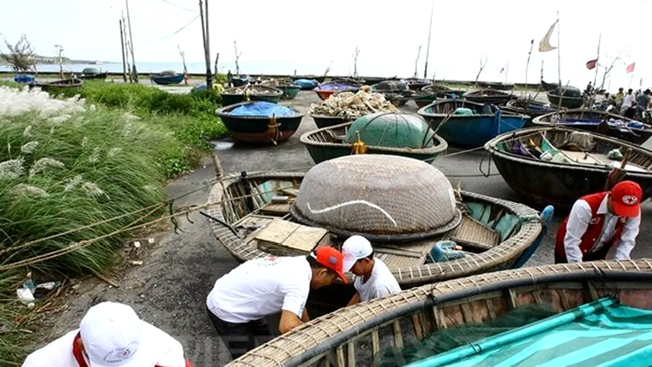 Cel mai VIOLENT taifun al anului este aşteptat să lovească Vietnamul: Peste 600.000 de persoane au fost evacuate - FOTO