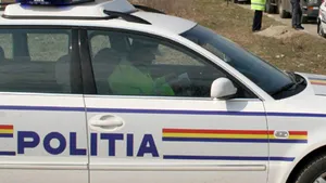 Iaşi: Patru femei, înţepate pe stradă de un bărbat cu un obiect ascuţit, poliţiştii sunt în alertă