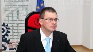 Ungureanu: Statul nu poate controla lăcomia funcţionarilor implicaţi în acordarea cetăţeniei române
