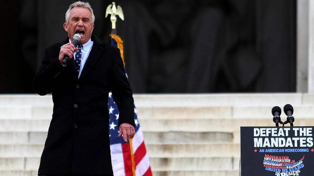 Robert Kennedy Jr a comparat vaccinurile COVID cu Holocaustul

