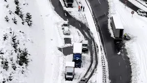 Iarnă grea timpurie în Franţa. Stratul de zăpadă are 40 de cm în mai multe localităţi