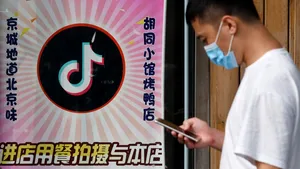 Răspunsul Chinei după ce SUA a interzis descărcarea aplicaţiilor TikTok şi WeChat în America. Sancţiunile pe care le pregăteşte

