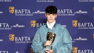 Serialul „Adolescence” a dominat Premiile BAFTA TV 2026, obținând patru trofee