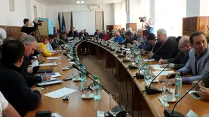 Consilier judeţean, arestat pentru cămătărie. Mai multe persoane, lăsate fără bunuri şi proprietăţi