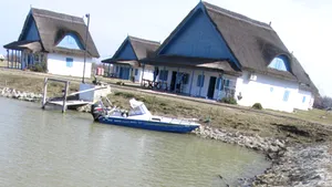 Hotelurile de mari dimensiuni, interzise în Delta Dunării