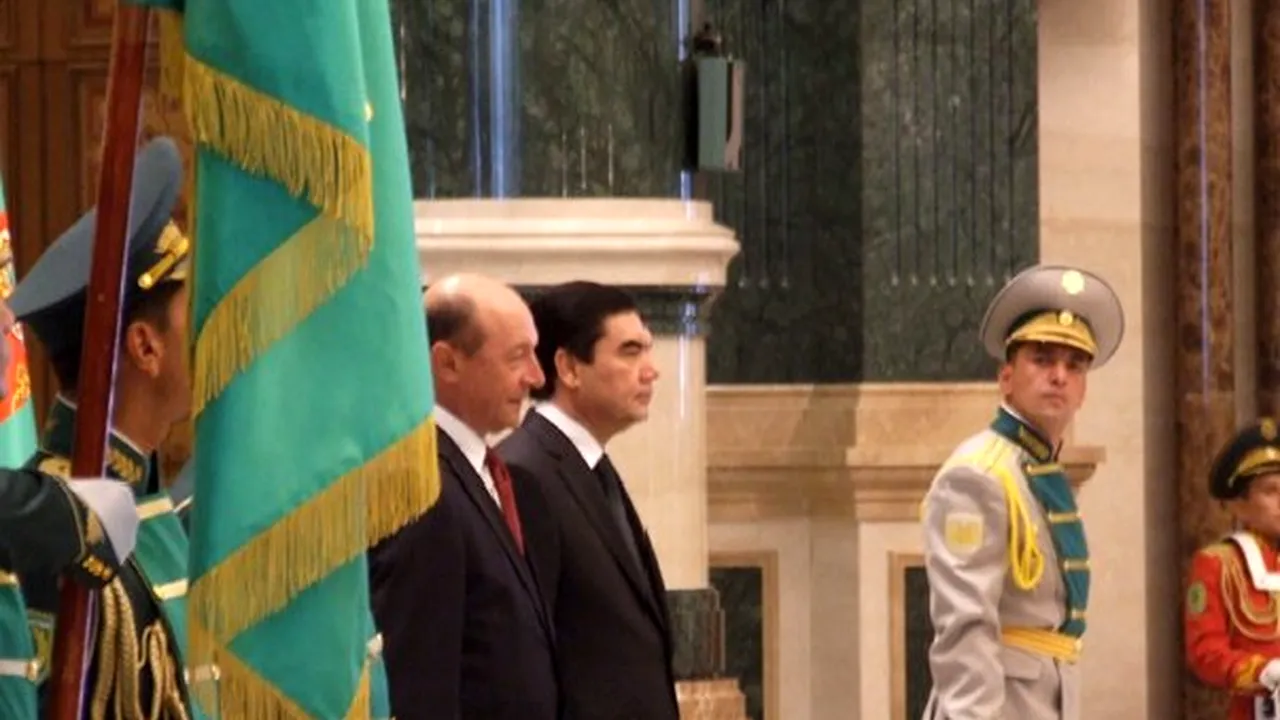 Băsescu: Firme româneşti ca Romelectro şi SIVECO, interesate să intre pe piaţa din Turkmenistan