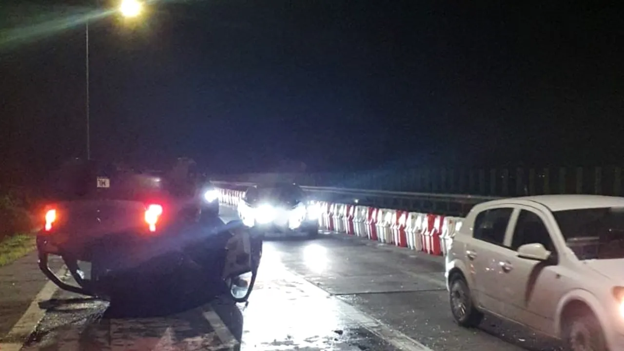Un bărbat cu alcoolemie record s-a răsturnat pe contrasens, pe Autostrada Soarelui