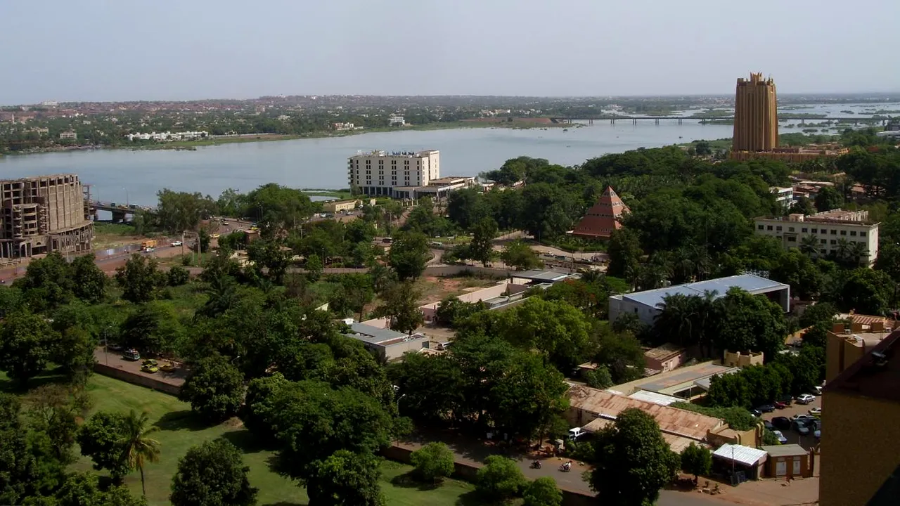 Ministerul Afacerilor Externe: Misiunea diplomatică a României verifică dacă sunt români afectaţi de incidentul din Mali