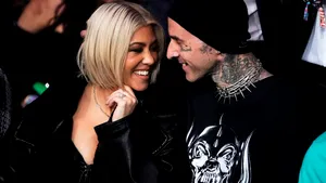 Kourtney Kardashian şi Travis Barker au devenit părinţi. Starul TV a născut un băieţel