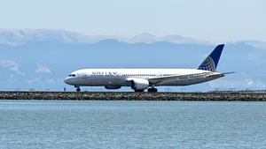 Un glonț descoperit într-un Boeing 737 a declanșat o amplă verificare de securitate. Toți pasagerii au fost evacuați
