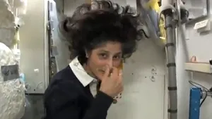 Cum se foloseşte toaleta în spaţiu? Ghidul vieţii de astronaut dezvăluie şi acest secret - VIDEO