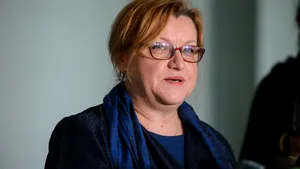 Corina Şuteu a fost convocată de premier ca urmare a zvonurilor de miercuri privind demisia. Reacţia Guvernului: S-au stabilit priorităţi până la finalul mandatului