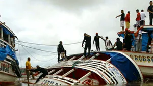 Un vapor cu 110 persoane la bord s-a scufundat în Brazilia