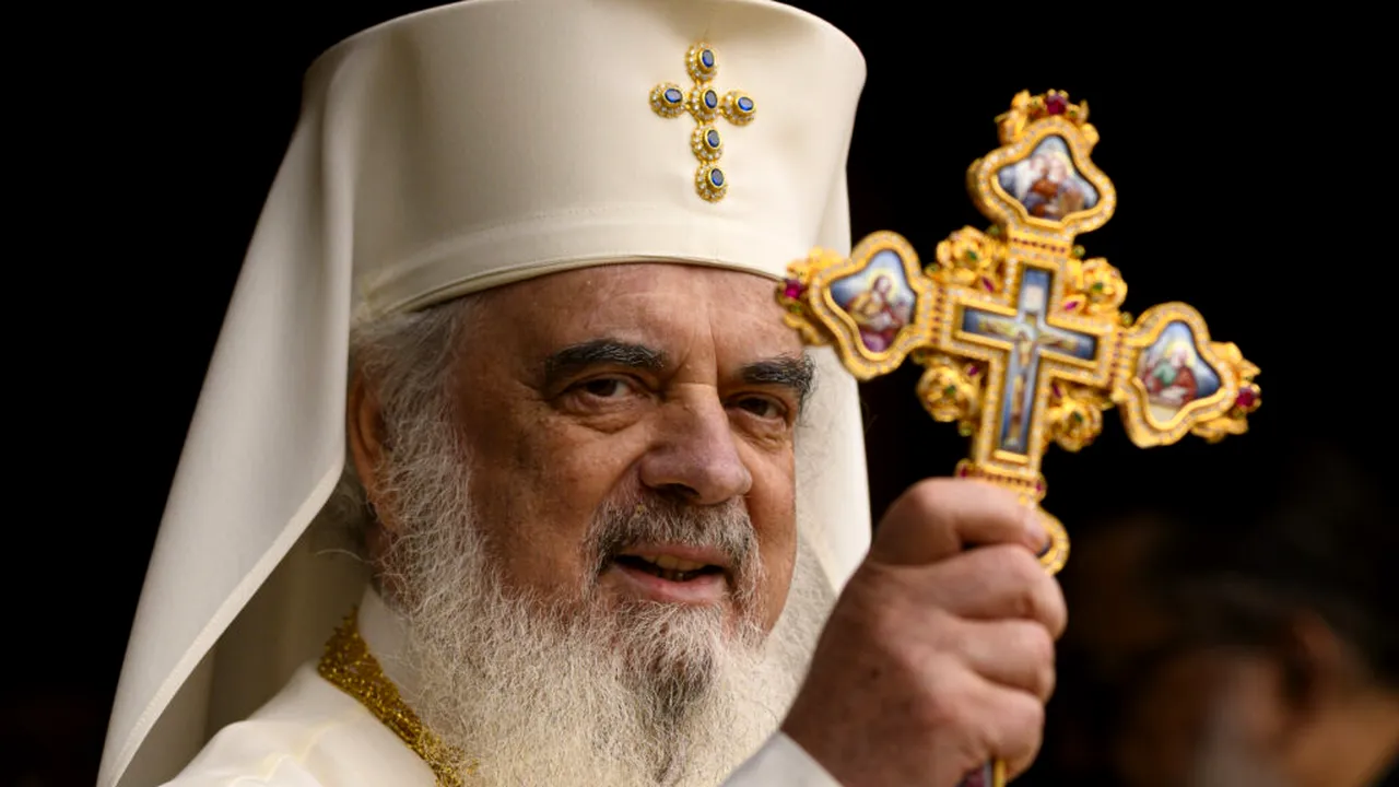 Racla cu moaștele Sfântului Apostol Andrei a fost sfințită de Patriarhul Daniel