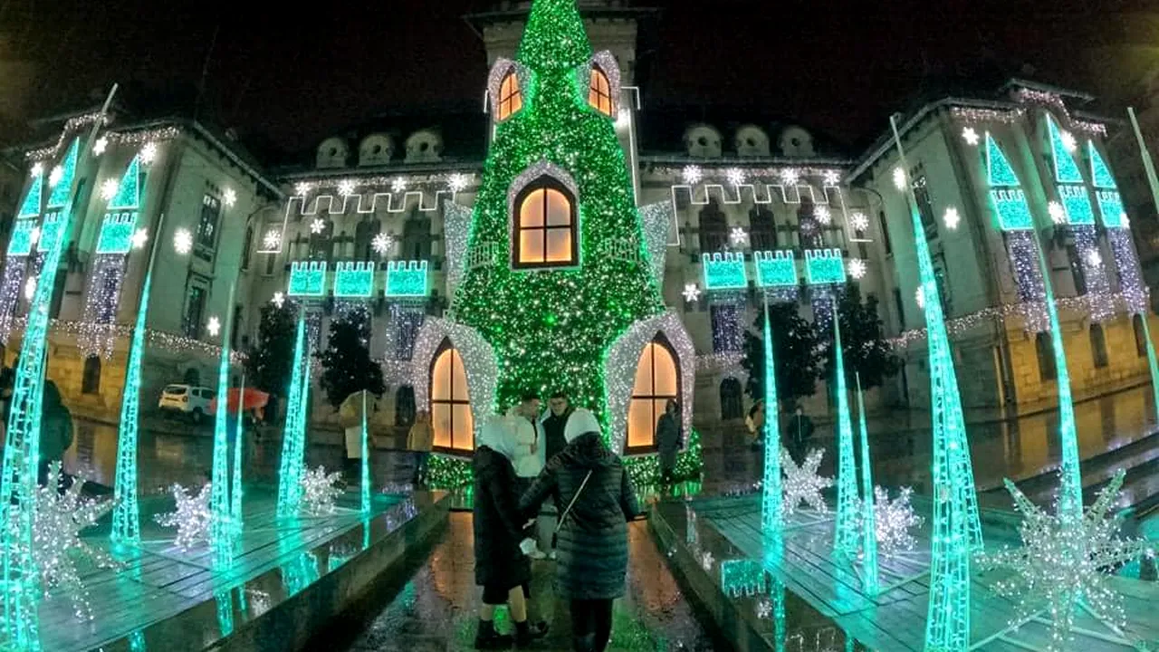 Site turistic: Craiova are cel mai frumos brad de Crăciun din Europa