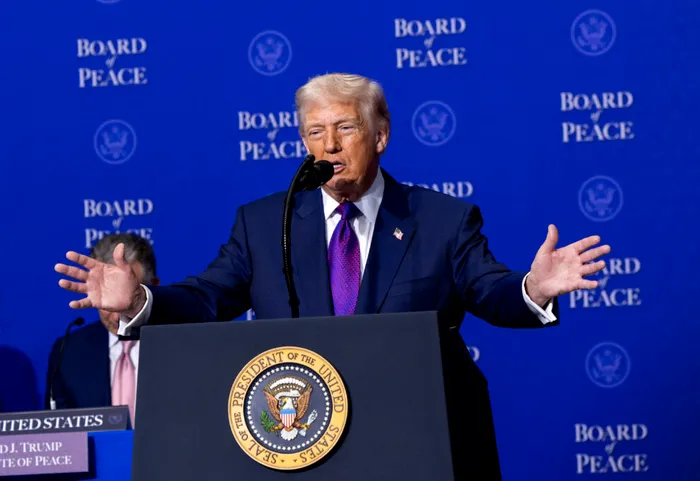 NEWS ALERT Președintele Donald Trump ar putea veni la București. El va fi invitat la un summit NATO