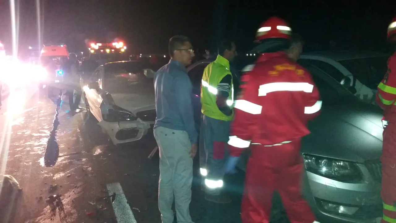 Accident pe Autostrada Bucureşti-Piteşti: Cinci maşini, implicate. O persoană, rănită grav | FOTO, VIDEO