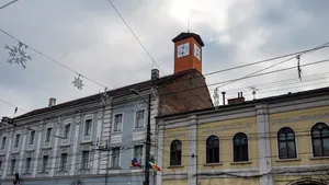 Ceas de secol XVIII, repus în funcţiune după 75 de ani pe turnul Muzeului Etnografic al Transilvaniei - FOTO