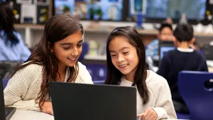 Soluția ATEN pentru distribuție și control AV în săli de clasă inteligente la un colegiu din Hanoi
