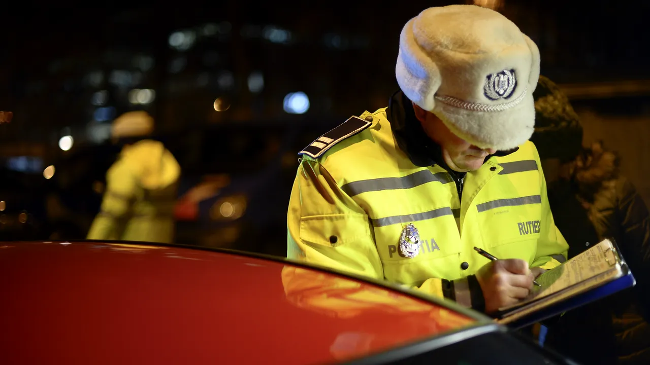 Un şofer grăbit, gonind noaptea pe şosele cu 199 km/h. Poliţiştii buzoieni au dat amenzi în valoare de peste 168.000 lei