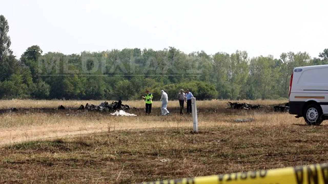 Martori la accidentul aviatic de la Craiova: Avionul era în flăcări încă de când se afla în aer, iar copilotul nu s-a catapultat