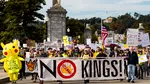 Milioane de americani au ieșit în stradă în marile orașe ale SUA la manifestațiile „Fără Regi”, în semn de protest față de Donald Trump