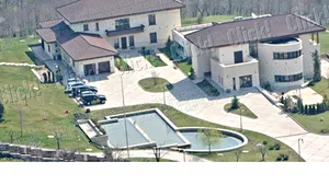 Ce avere are Liviu Luca. Imagini cu domeniul liderului sindical