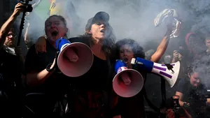 Franța se pregătește pentru o nouă zi de greve și perturbări în mai multe sectoare