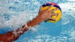 Steaua și CSM Oradea joacă vineri cu trofeul pe masă în finala Superligii la polo masculin