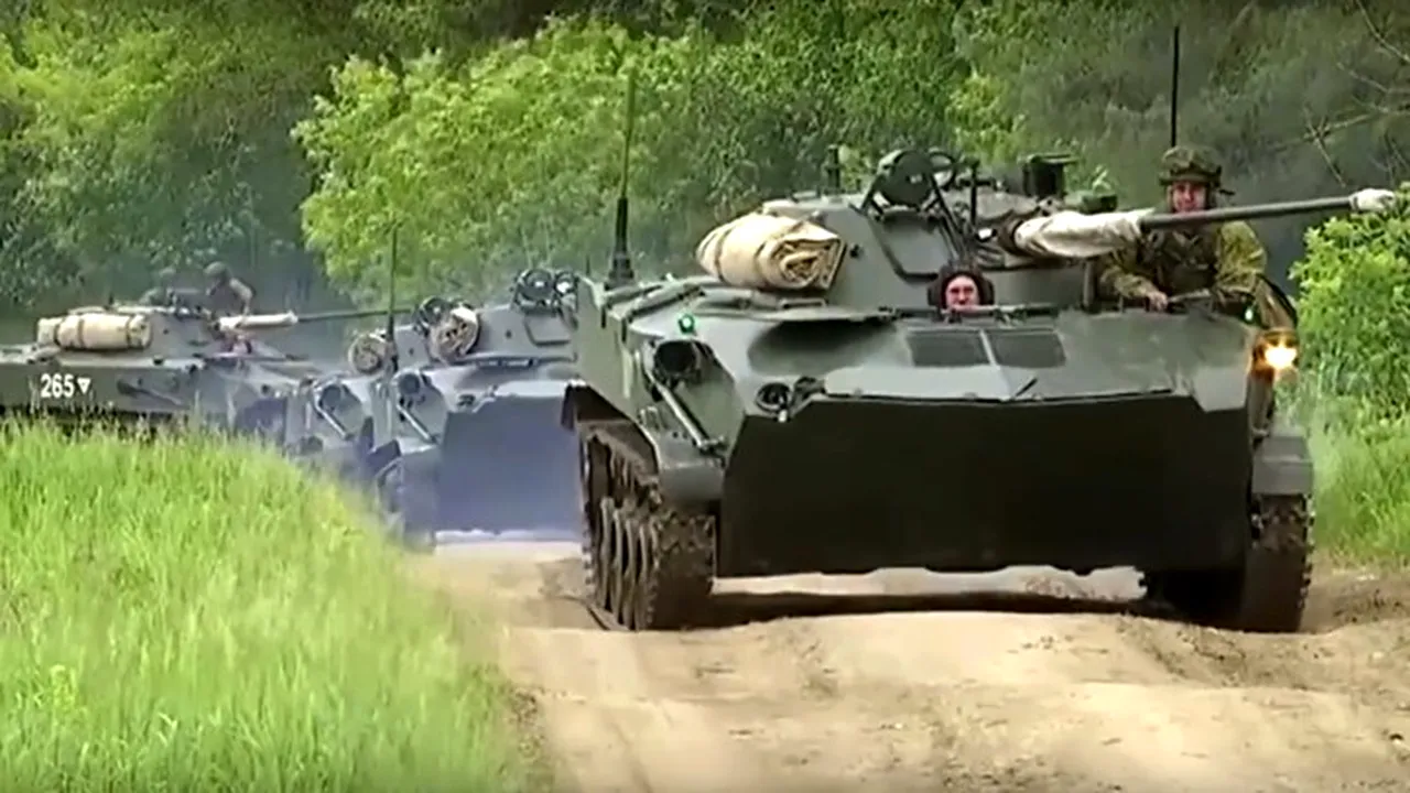 MONITORUL APĂRĂRII | Principala etapă a celui mai AMPLU exerciţiu militar efectuat de Rusia după Războiul Rece a avut loc joi